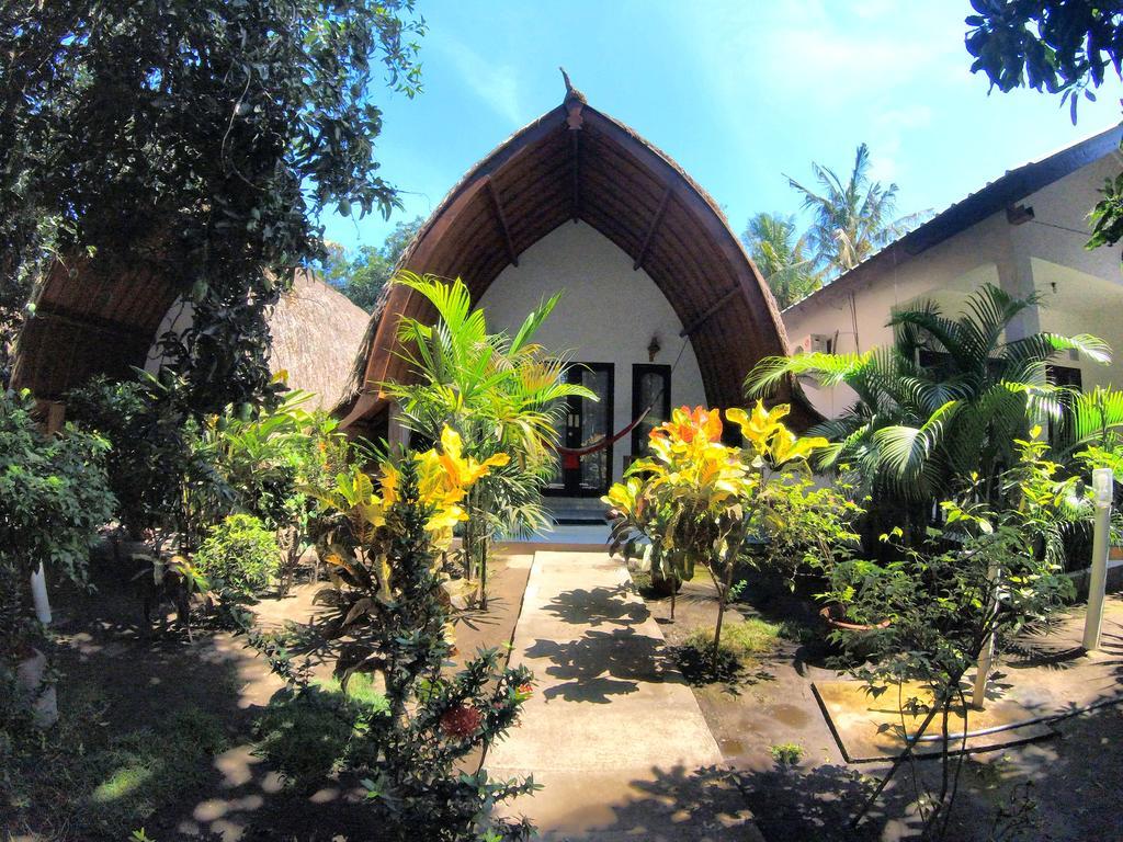 Ina Gili Guesthouse Гили-Эйр Экстерьер фото