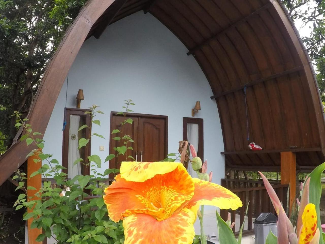 Ina Gili Guesthouse Гили-Эйр Экстерьер фото