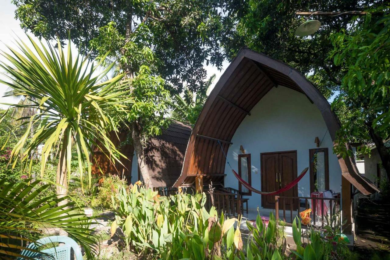 Ina Gili Guesthouse Гили-Эйр Экстерьер фото